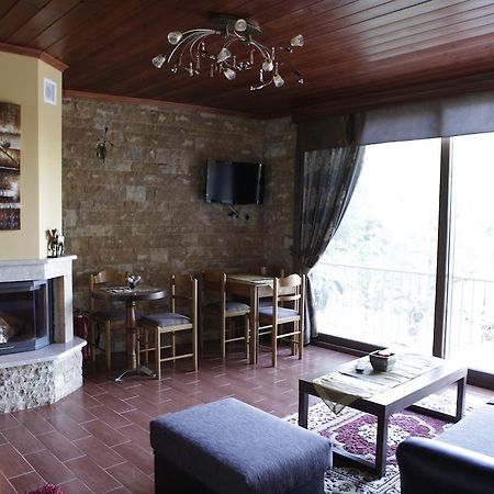 Appartement Xenonas Platia à Káto Loutrákion Extérieur photo