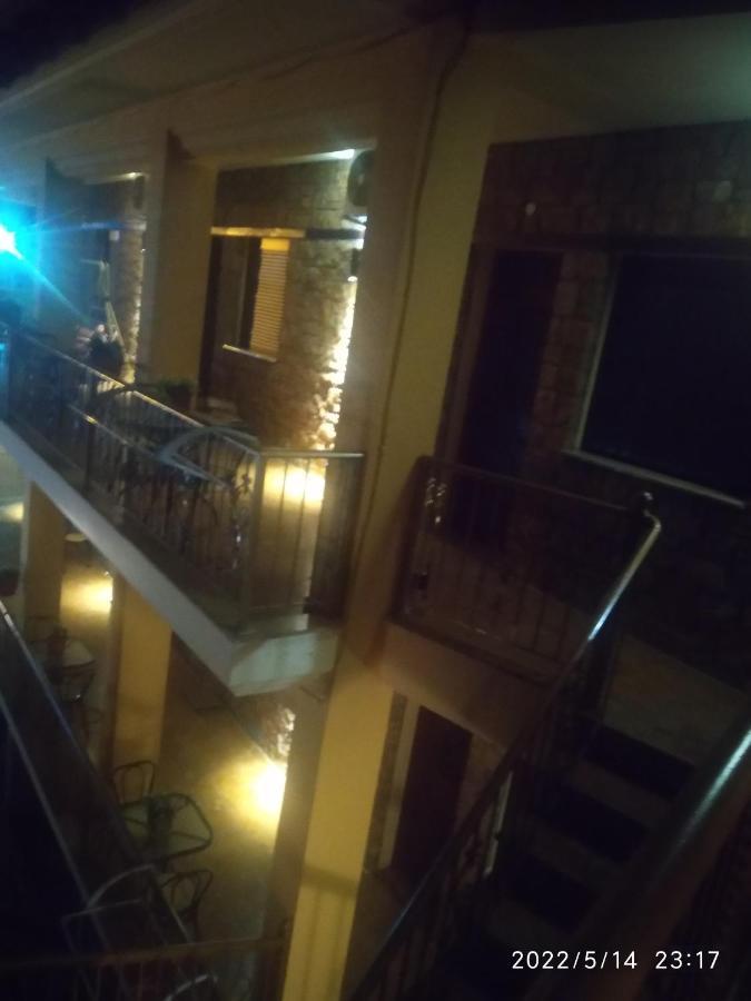 Appartement Xenonas Platia à Káto Loutrákion Extérieur photo