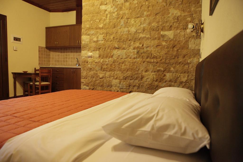 Appartement Xenonas Platia à Káto Loutrákion Extérieur photo