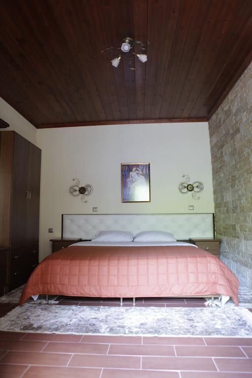 Appartement Xenonas Platia à Káto Loutrákion Extérieur photo