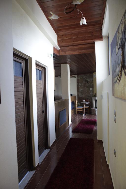 Appartement Xenonas Platia à Káto Loutrákion Extérieur photo