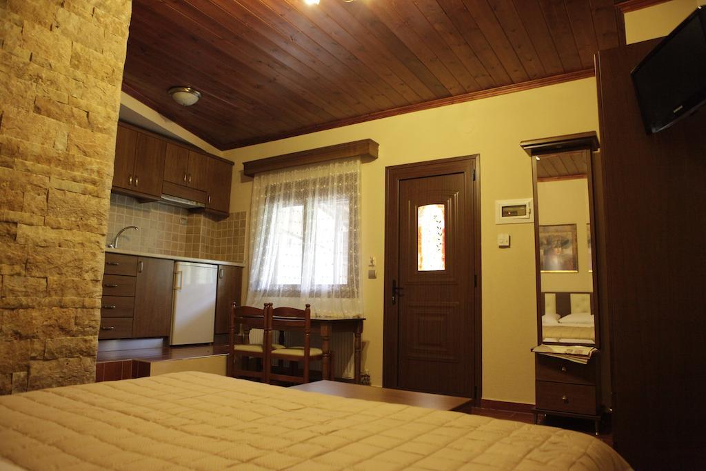 Appartement Xenonas Platia à Káto Loutrákion Extérieur photo