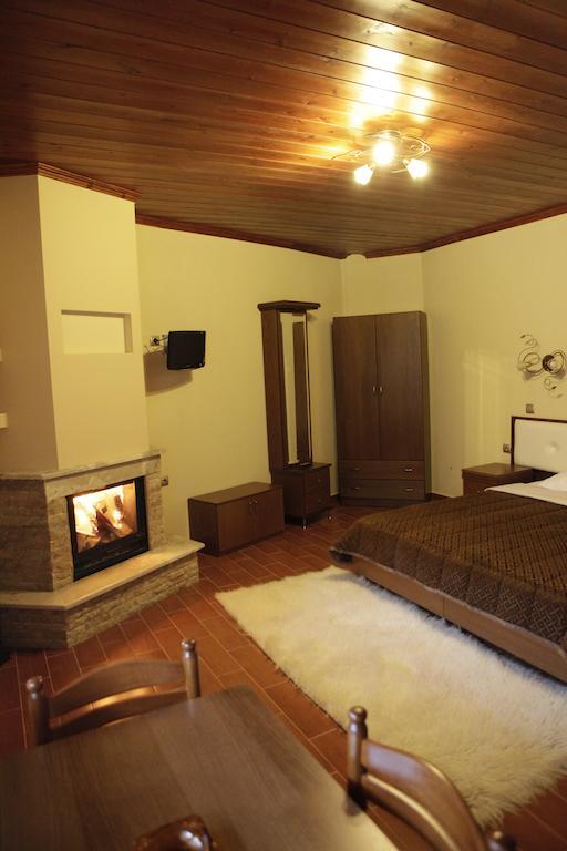 Appartement Xenonas Platia à Káto Loutrákion Extérieur photo