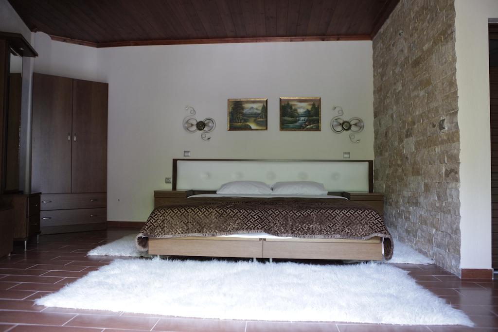 Appartement Xenonas Platia à Káto Loutrákion Extérieur photo