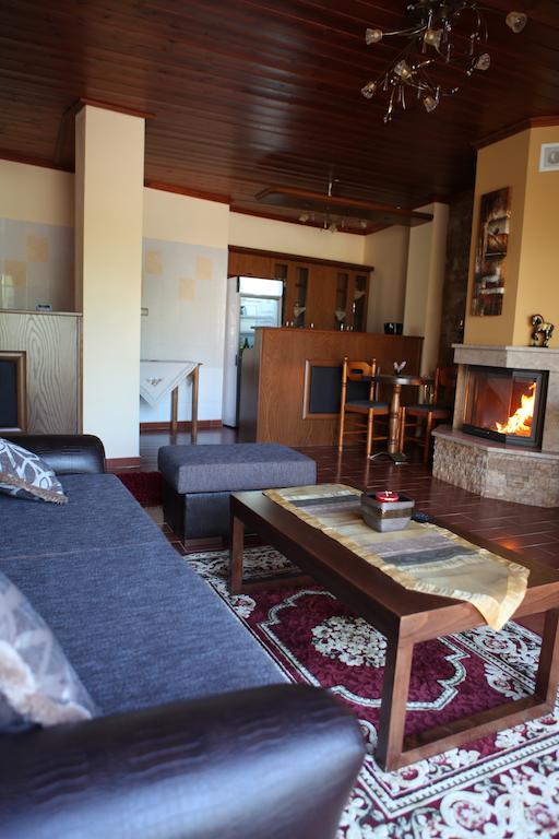 Appartement Xenonas Platia à Káto Loutrákion Extérieur photo