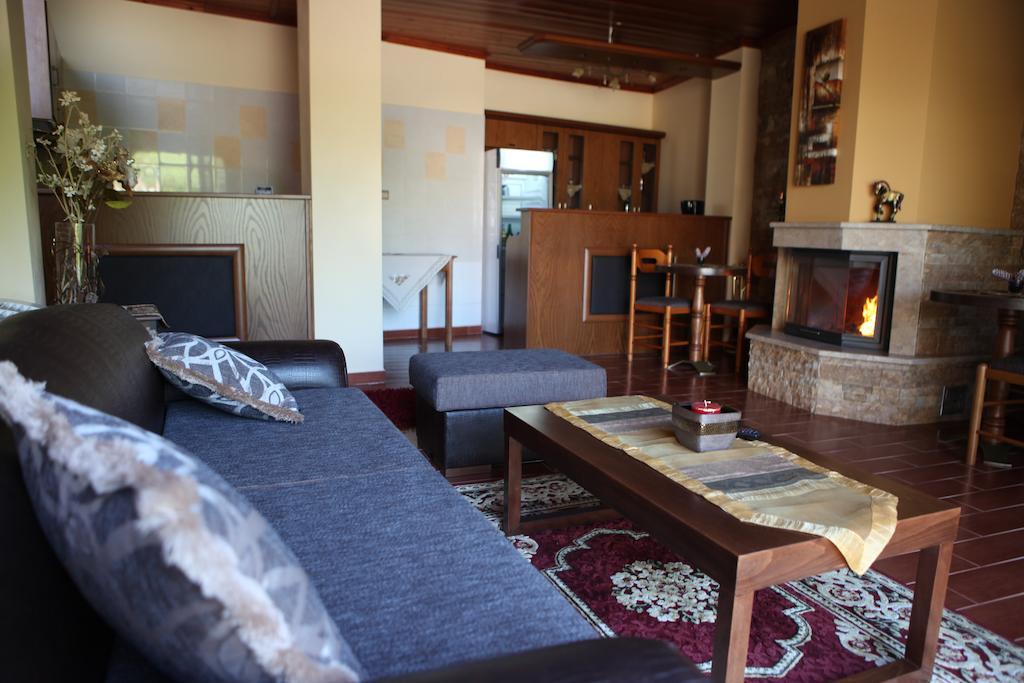 Appartement Xenonas Platia à Káto Loutrákion Extérieur photo