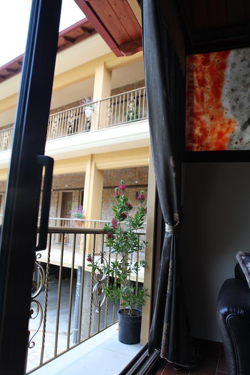Appartement Xenonas Platia à Káto Loutrákion Extérieur photo