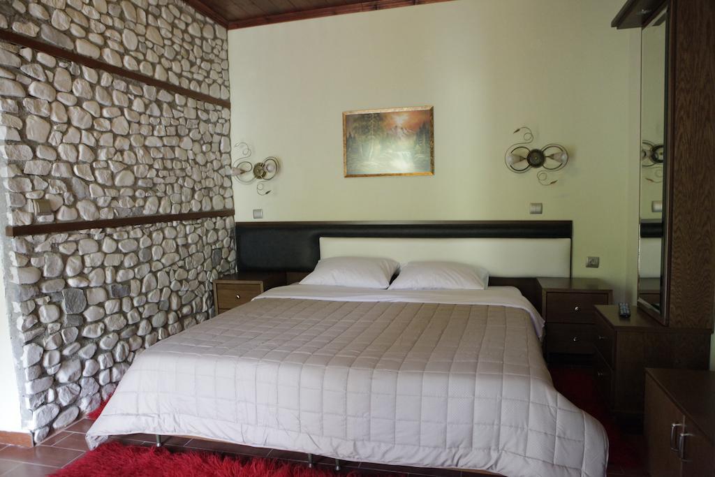 Appartement Xenonas Platia à Káto Loutrákion Extérieur photo